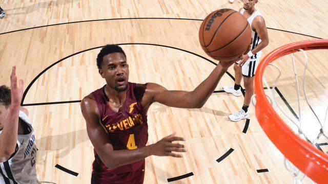 Evan-Mobley-is-a-modern-playmaking-big.jpg